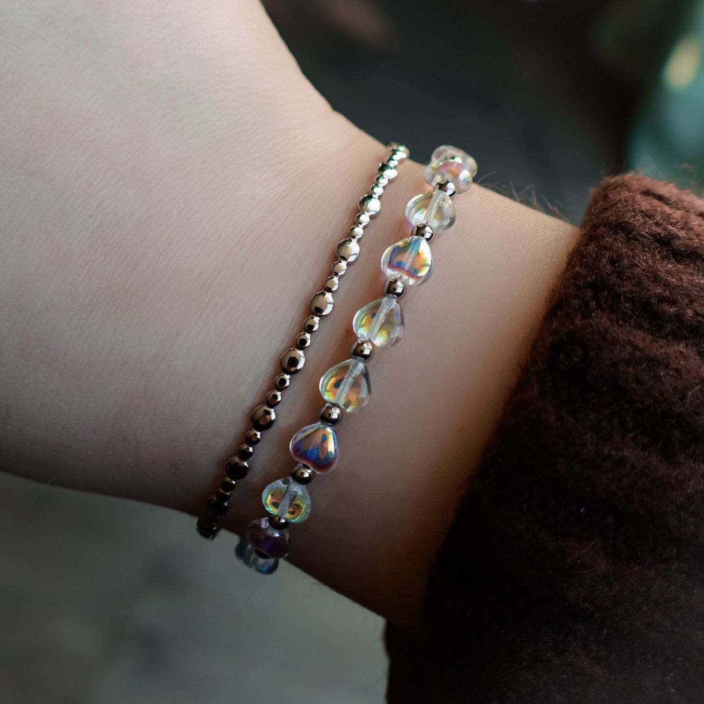 Armband mit Perlen in Herzform, Weiß/Kristall und Silber