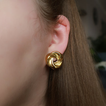 Ohrstecker in Gold aus Edelstahl, runde gedrehte Form