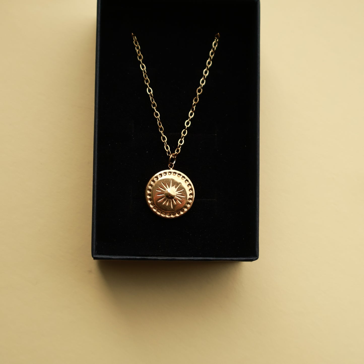 Halskette Gold mit Anhänger Sonne, Edelstahl