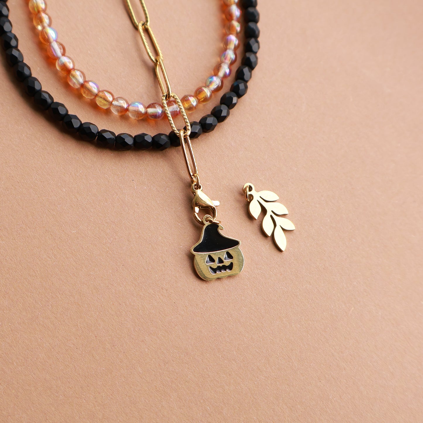 Halloween Taschenanhänger mit Kürbis und Blatt-Anhänger, Gold, Schwarz und Orange