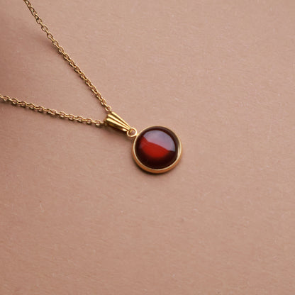 Goldene Halskette mit rundem Anhänger in Braun (1,2 cm), Edelstahl