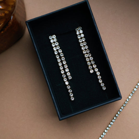 Funkelnde Ohrringe in Gold aus Edelstahl, Strass-Ohrstecker