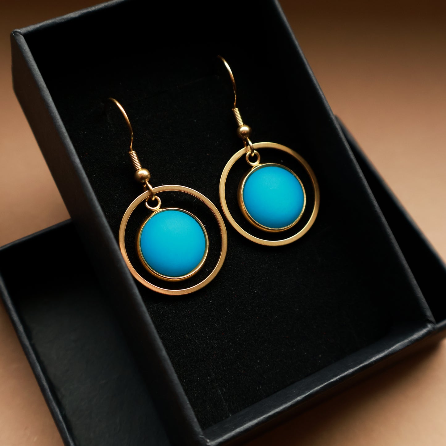 Ohrringe in Gold und Türkis Matt mit Kreis Anhänger, Edelstahl