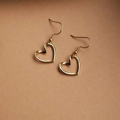 Herz Ohrringe in Gold aus Edelstahl, offenes Herz Design
