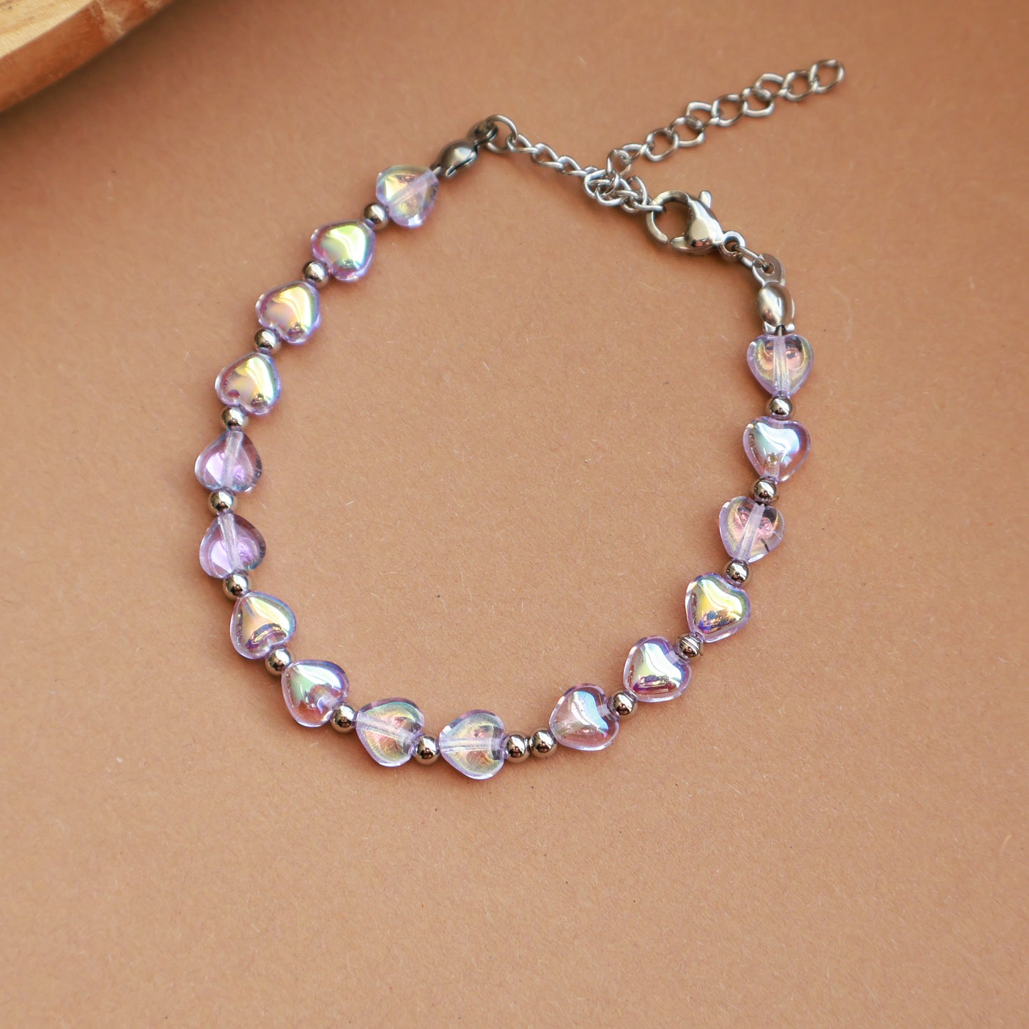 Armband mit Perlen in Herzform, Lilac und Silber