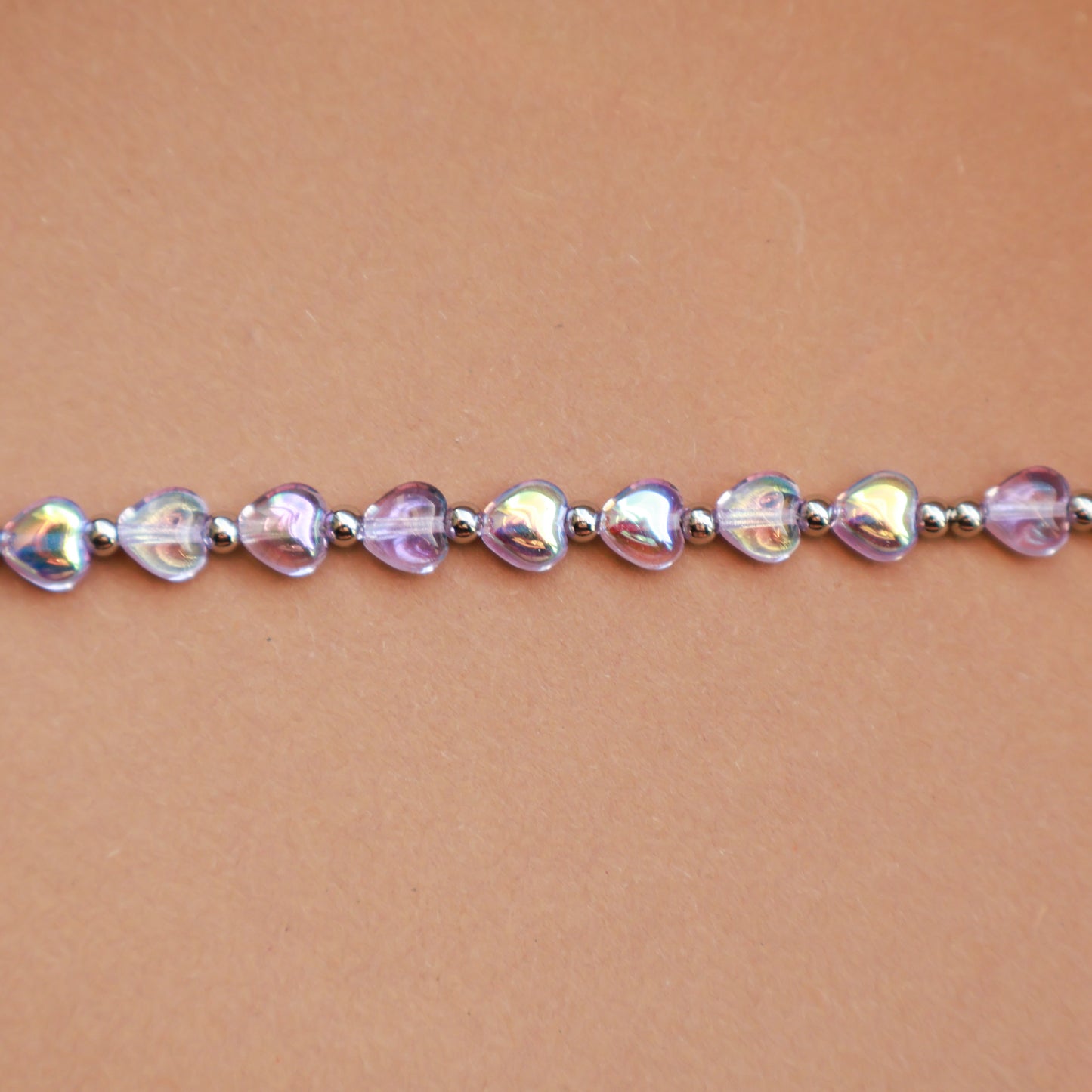 Armband mit Perlen in Herzform, Lilac und Silber