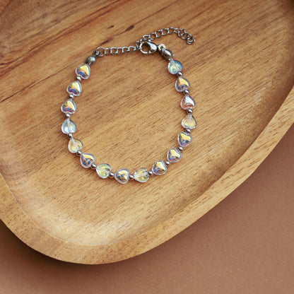 Armband mit Perlen in Herzform, Weiß/Kristall und Silber