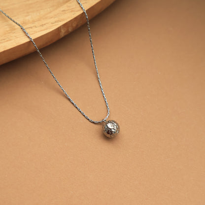 Silber Halskette mit strukturierter Kugel, Edelstahl