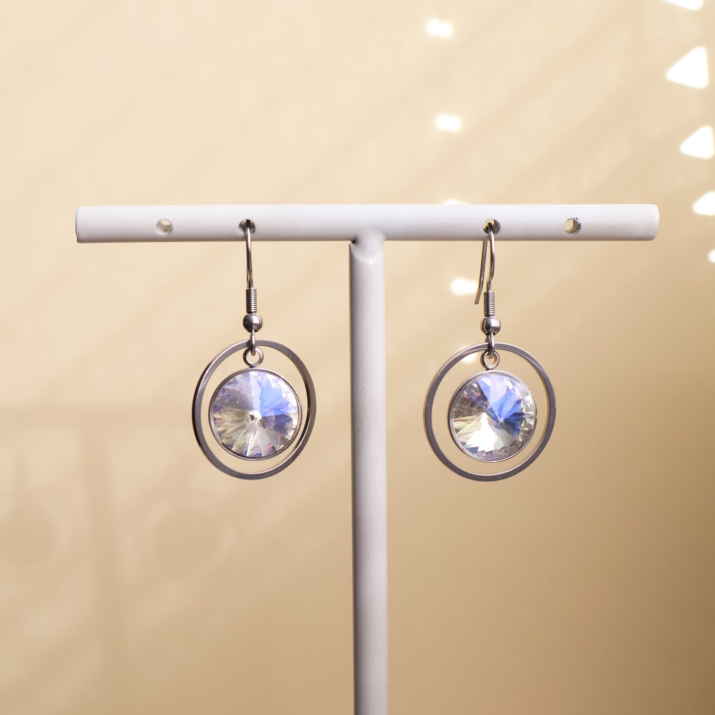 Ohrringe in Silber mit Zirkonia-Steinen und Kreis Anhänger, Edelstahl