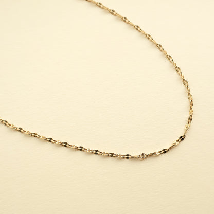 Funkelnde Halskette in Gold  aus Edelstahl