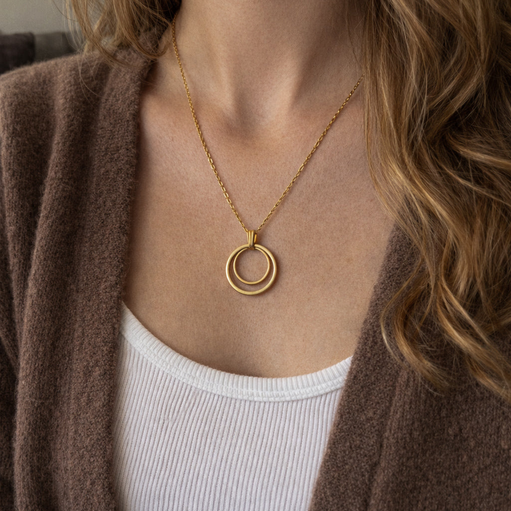 Halskette aus Edelstahl mit Doppelkreis-Anhänger, Gold