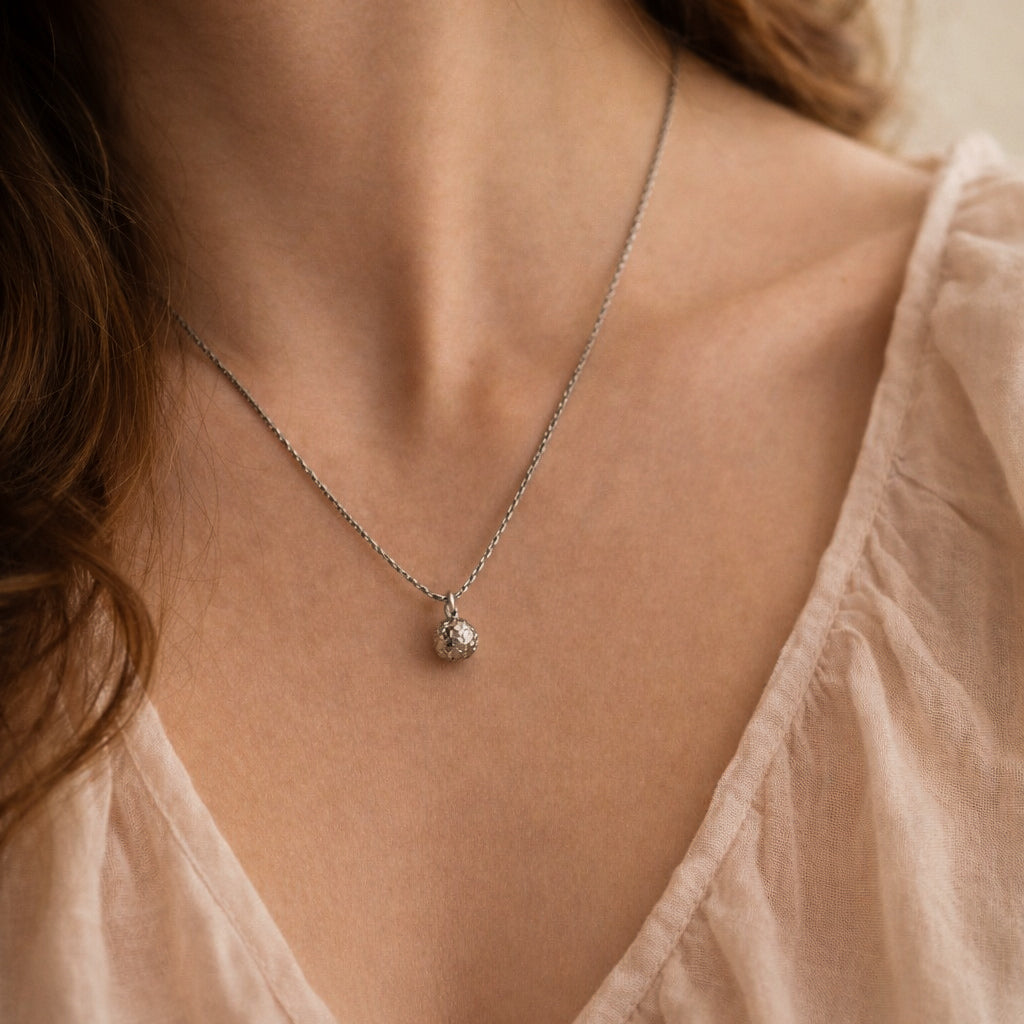 Silber Halskette mit strukturierter Kugel, Edelstahl