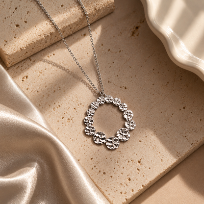 Lange Halsketten in Silber mit großem Anhänger, Edelstahl
