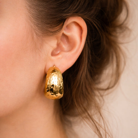 Goldene Creolen mit strukturierter Oberfläche, Edelstahl