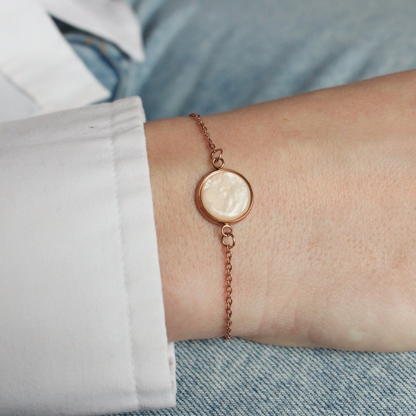 Armband Rosegold mit Stein in Cremeweiß