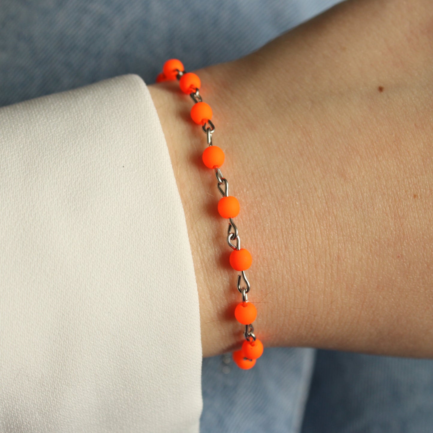 Armband Silber mit kleinen Perlen in Orange, Neon, Edelstahl